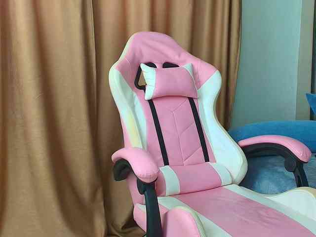 Modella: AmmyFlirty