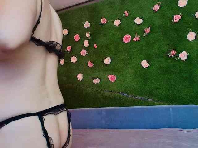 モデル: AmmyFlirty