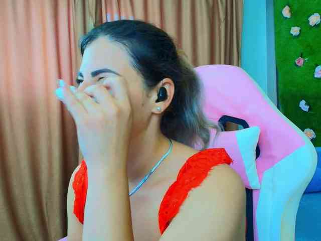 Modella: AmmyFlirty