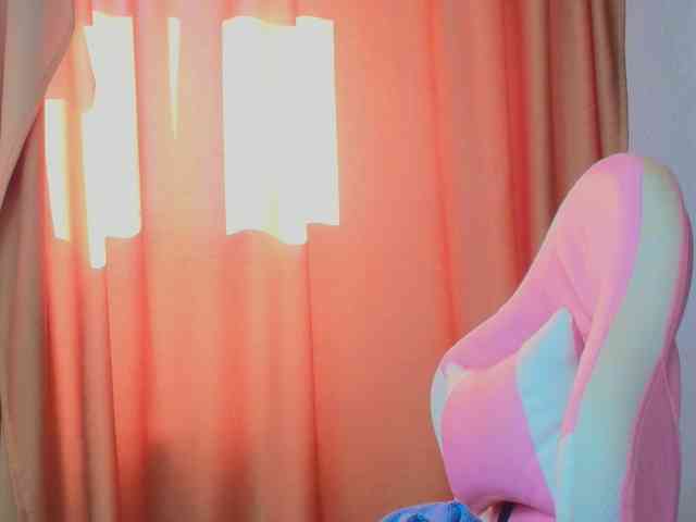 Modella: AmmyFlirty