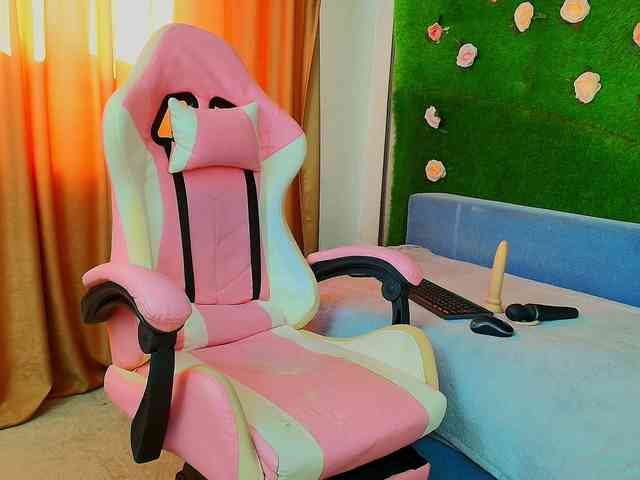 Modella: AmmyFlirty