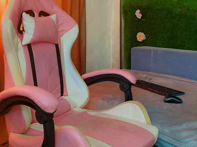Modella: AmmyFlirty