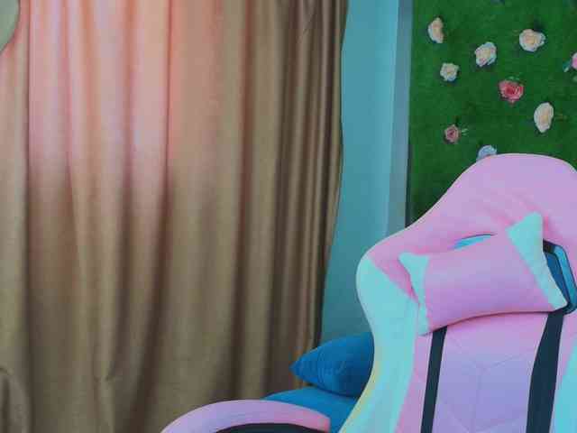 Modella: AmmyFlirty