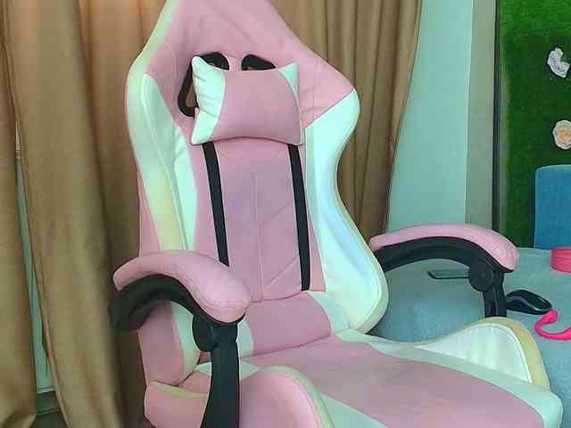 Modella: AmmyFlirty