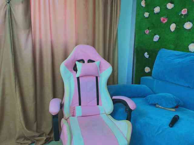 Modella: AmmyFlirty