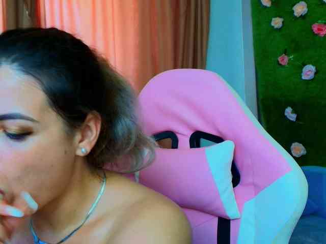 Modella: AmmyFlirty