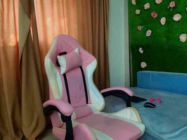 Modella: AmmyFlirty