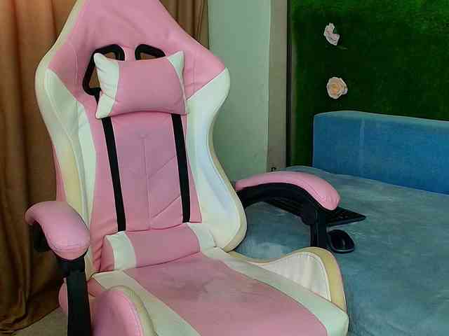 Modella: AmmyFlirty