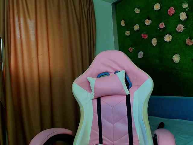 Modella: AmmyFlirty