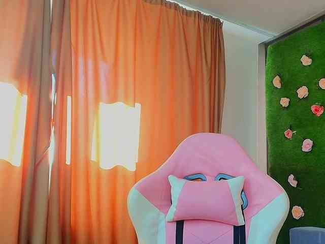Modella: AmmyFlirty