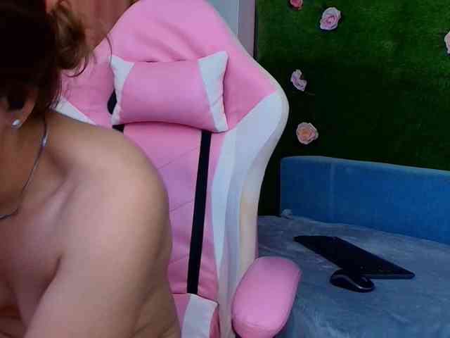 Modella: AmmyFlirty