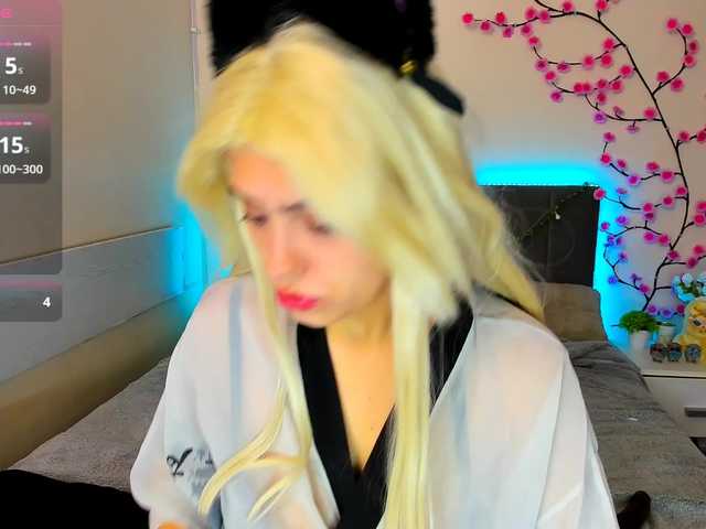 DellaRowwe live cam on BongaCams