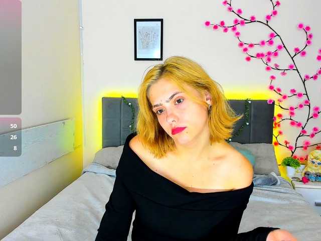 DellaRowwe live cam on BongaCams