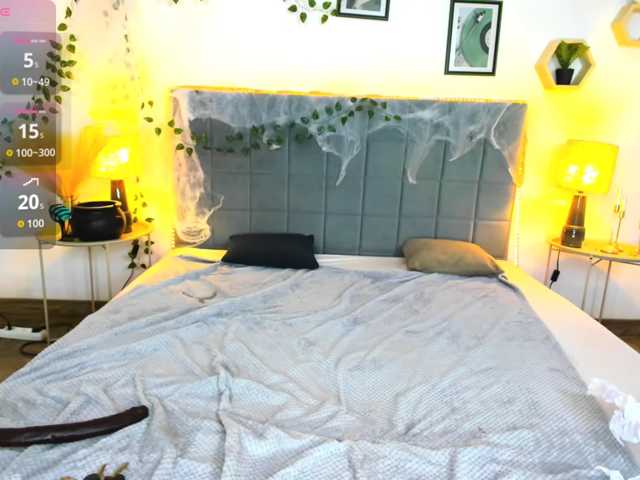 DellaRowwe live cam on BongaCams