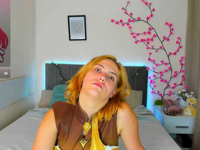 DellaRowwe live cam on BongaCams