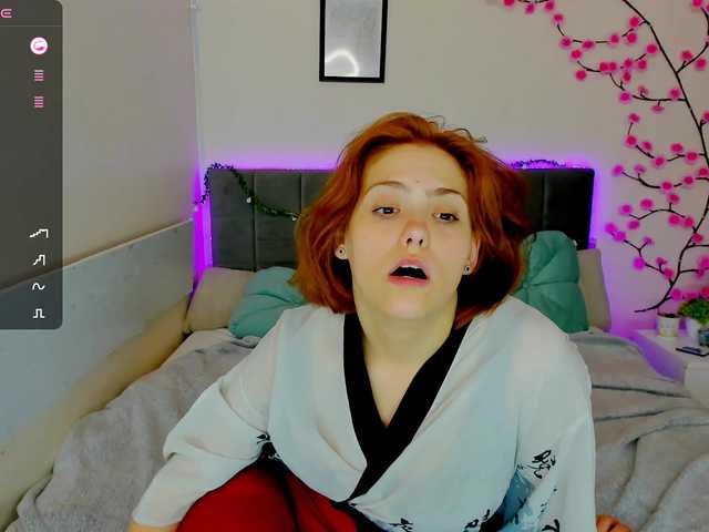 DellaRowwe live cam on BongaCams