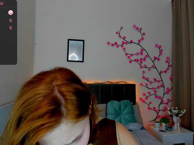 DellaRowwe live cam on BongaCams