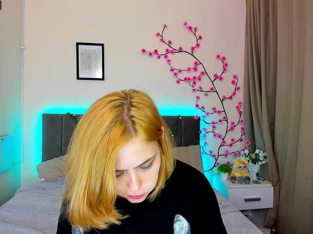 DellaRowwe live cam on BongaCams
