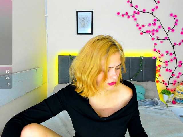 DellaRowwe live webcam show