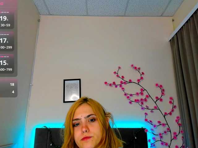 DellaRowwe live cam on BongaCams