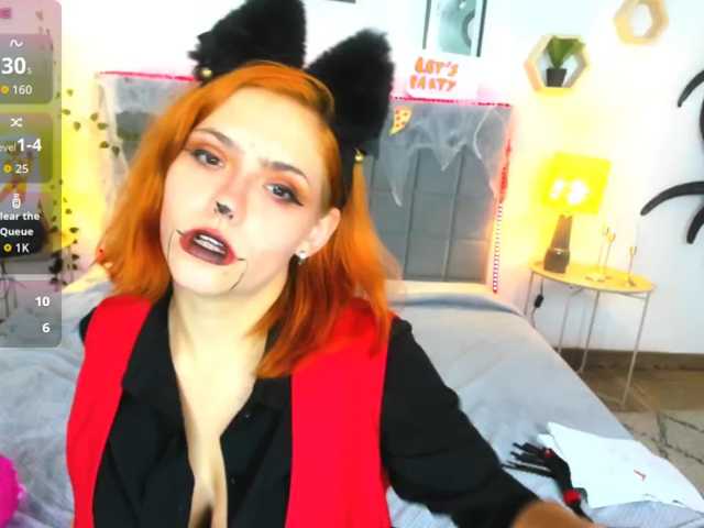 DellaRowwe live cam on BongaCams