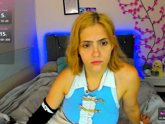 DellaRowwe live webcam show
