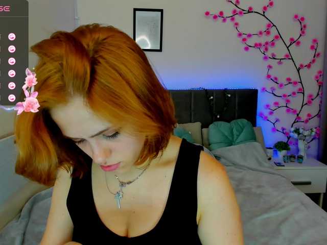 DellaRowwe live cam on BongaCams
