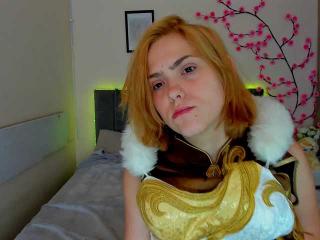 DellaRowwe live cam on BongaCams