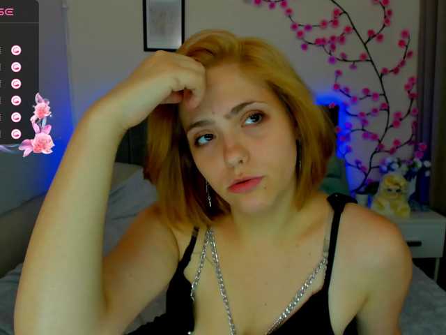 DellaRowwe live cam on BongaCams