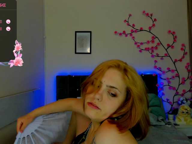 DellaRowwe live cam on BongaCams