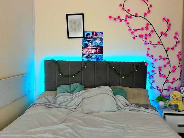 DellaRowwe live webcam show