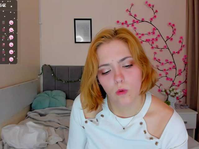 DellaRowwe's BongaCams show and profile