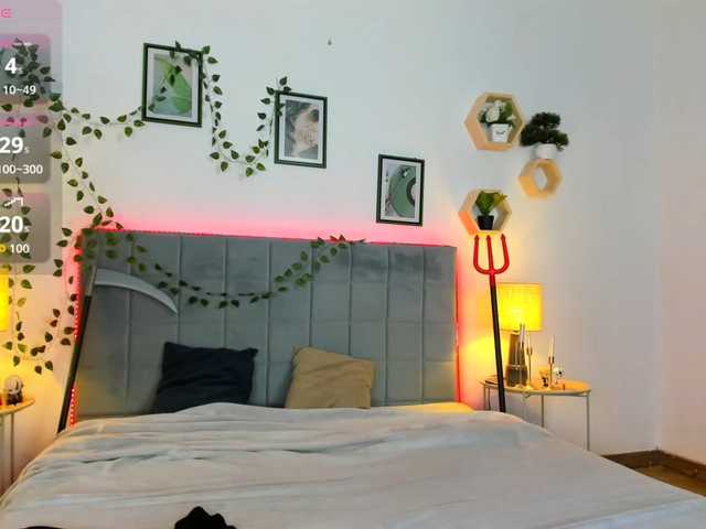 DellaRowwe live cam on BongaCams