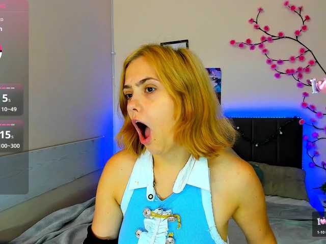 DellaRowwe live webcam show