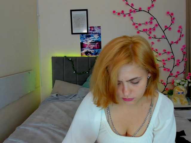 DellaRowwe live cam on BongaCams