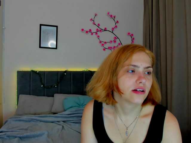 DellaRowwe live cam on BongaCams