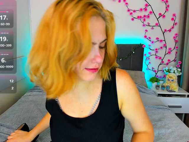 DellaRowwe live cam on BongaCams