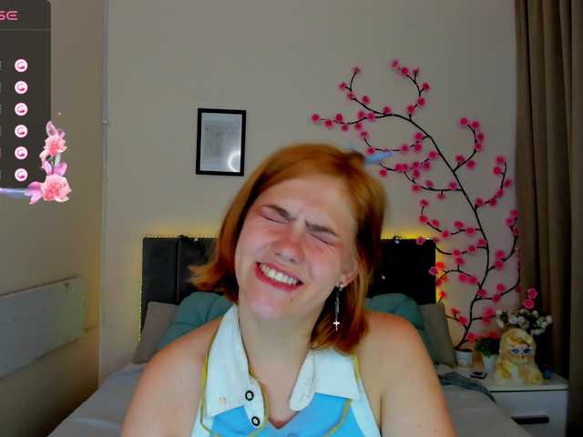 DellaRowwe live cam on BongaCams