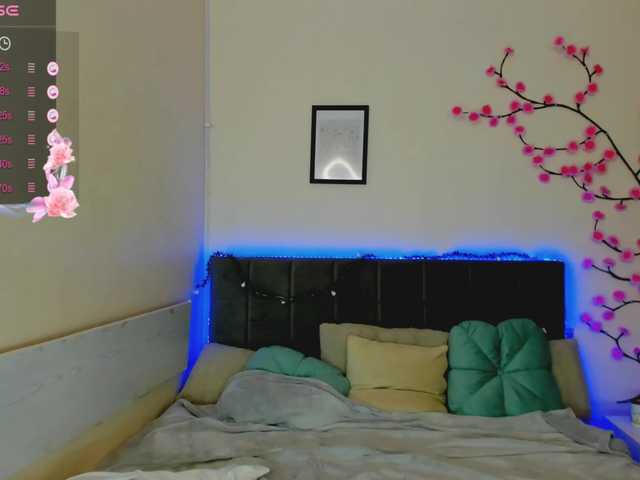 DellaRowwe live cam on BongaCams