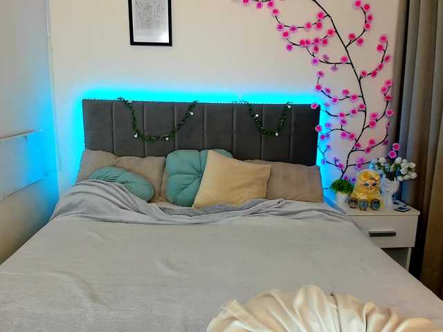 DellaRowwe live cam on BongaCams