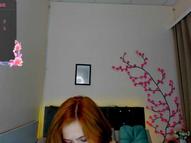 DellaRowwe live cam on BongaCams