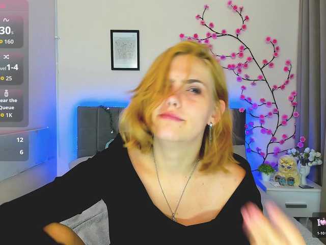 DellaRowwe live cam on BongaCams