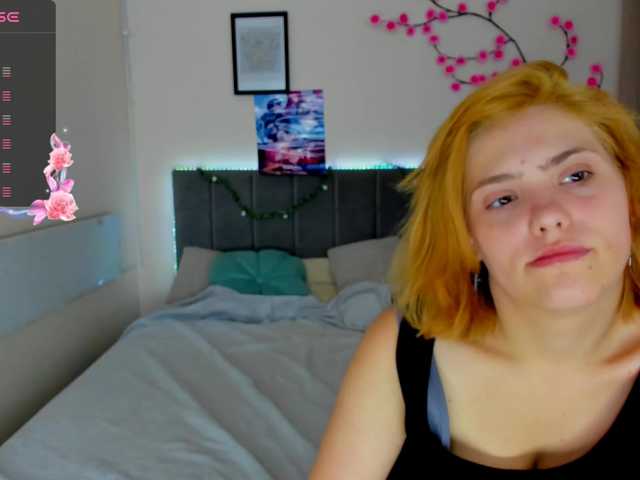 DellaRowwe live cam on BongaCams