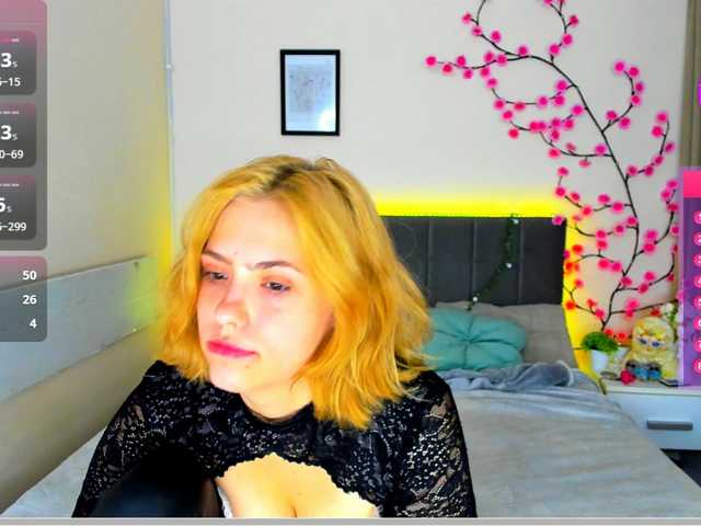 DellaRowwe live cam on BongaCams