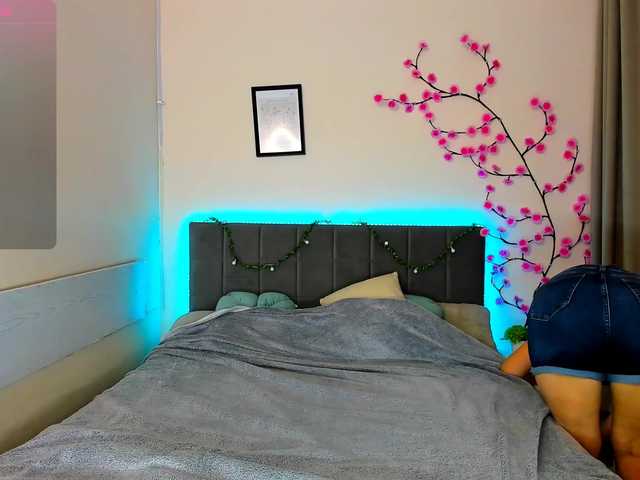 DellaRowwe live cam on BongaCams