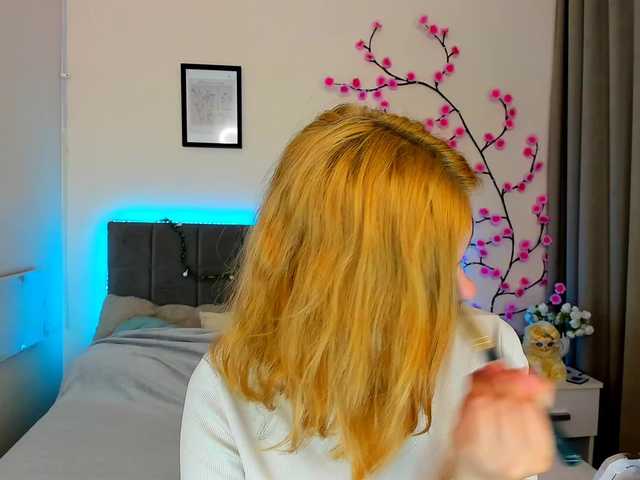 DellaRowwe live cam on BongaCams