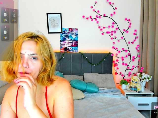 DellaRowwe live webcam show