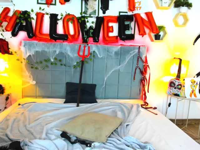 DellaRowwe live cam preview