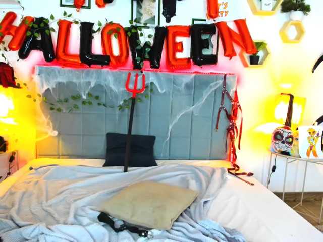 DellaRowwe live cam preview