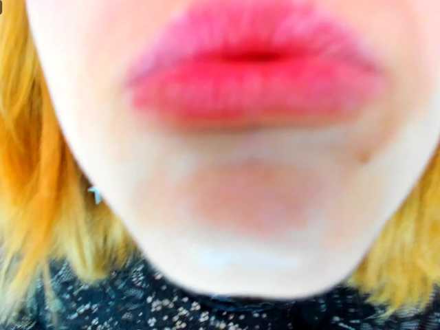 DellaRowwe live webcam show